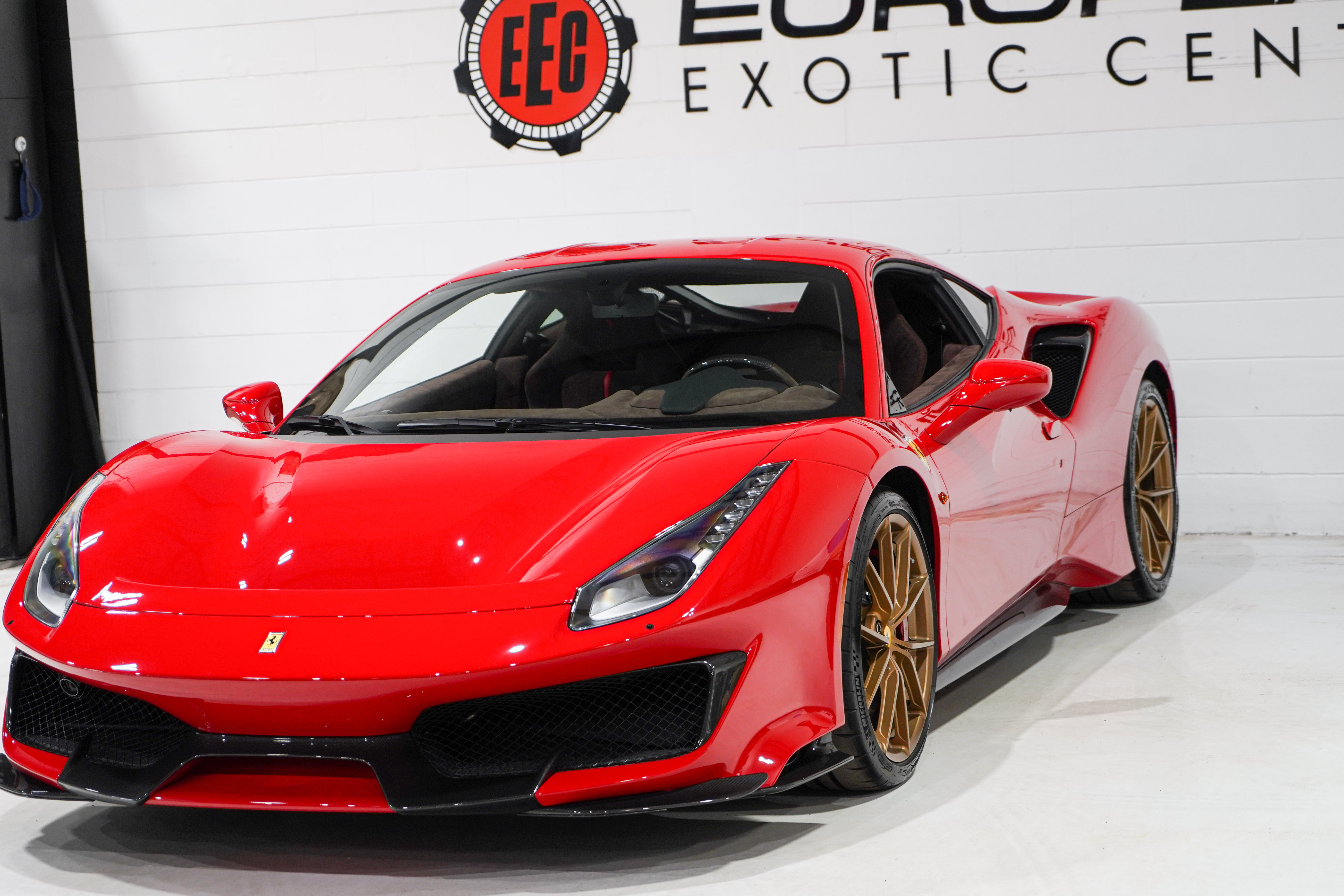 Used 2020 Ferrari 488 Pista Coupe RWD image 31