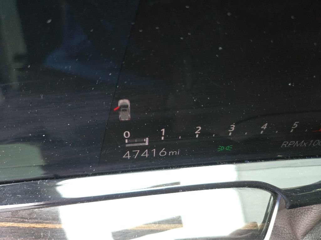 Certified 2021 Cadillac Escalade Premium Luxury AWD/4WD image 19