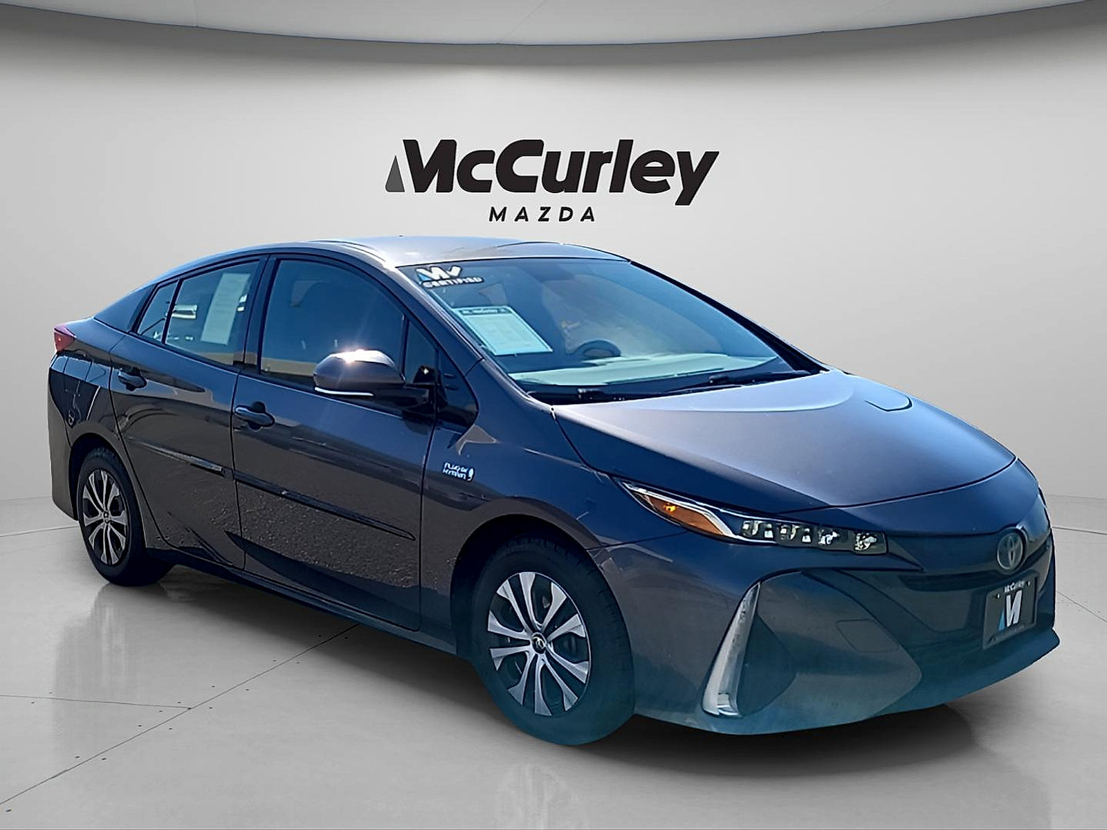 Used 2020 Toyota Prius Prime LE FWD image 1