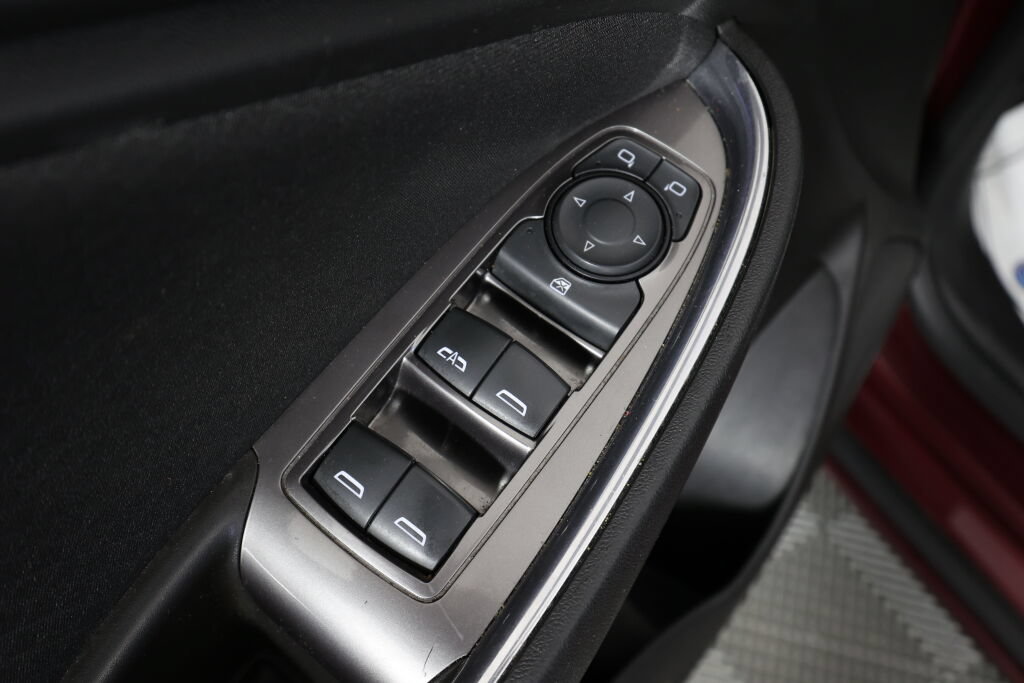 Used 2016 Chevrolet Malibu LT FWD image 30