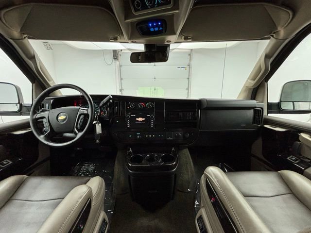 Used 2020 Chevrolet Express 2500 w/ Enhanced Convenience Package image 28