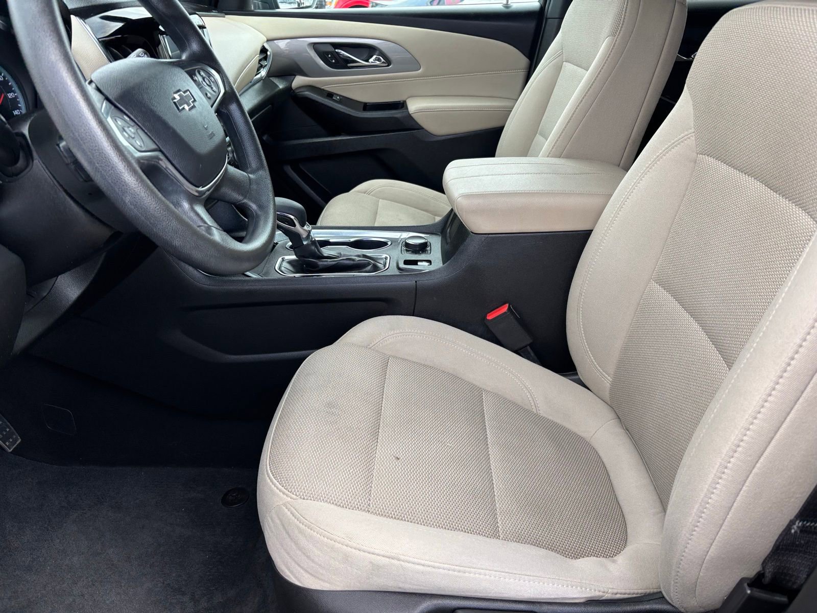 Used 2023 Chevrolet Traverse LS image 17