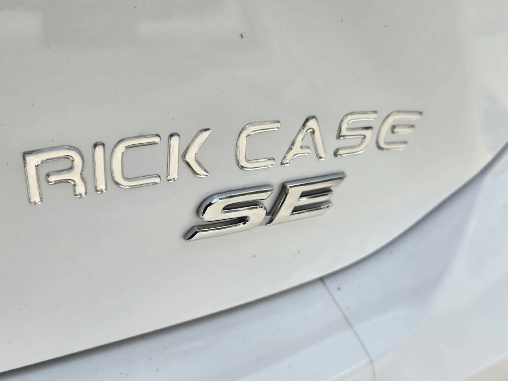 Used 2025 Toyota Camry SE w/ Multimedia Upgrade Package FWD image 14