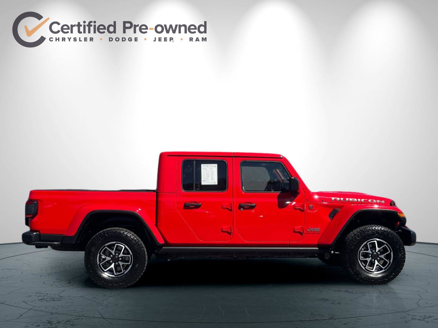 Certified 2025 Jeep Gladiator Rubicon w/ Convenience Group AWD/4WD image 3