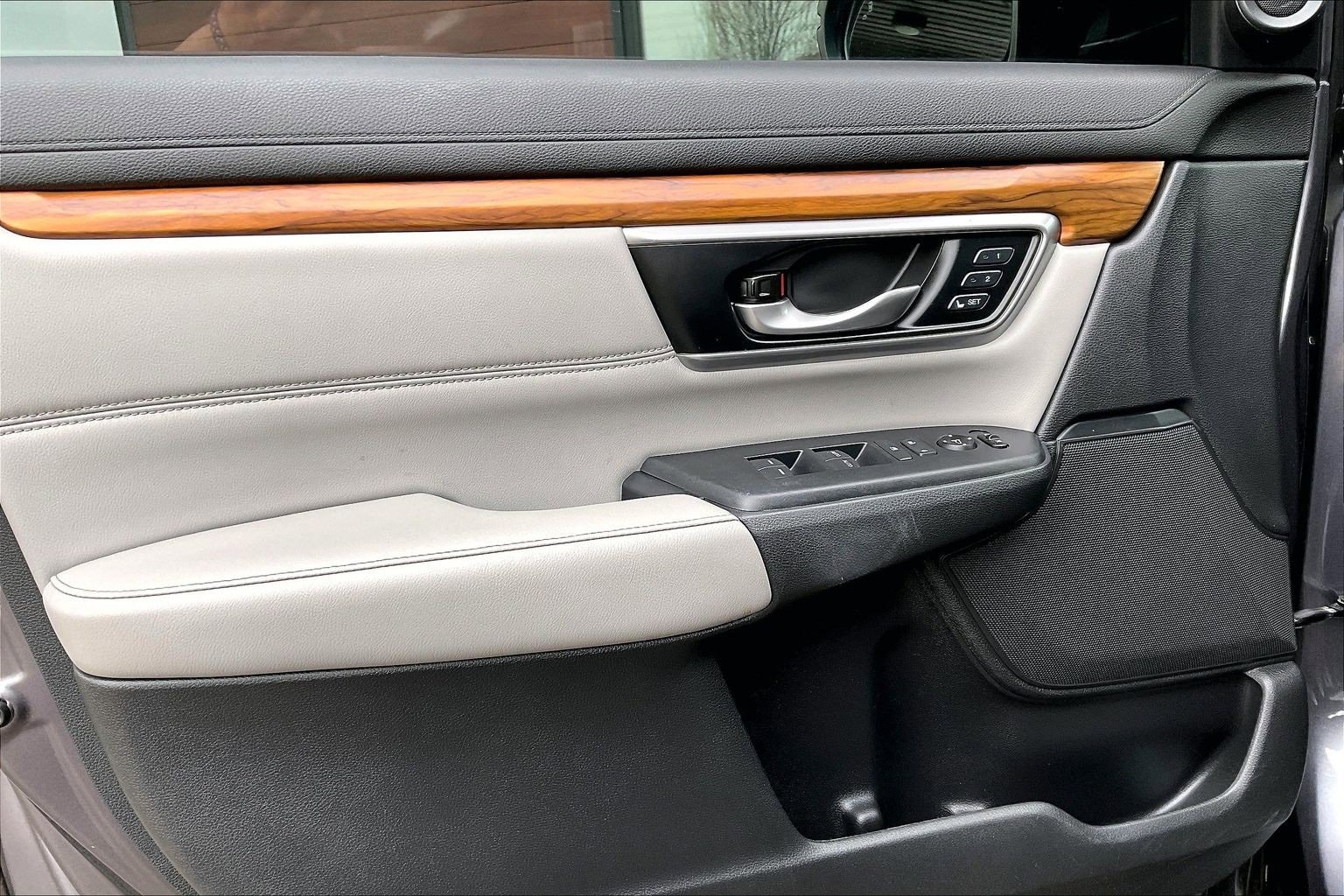 Used 2017 Honda CR-V EX-L image 15