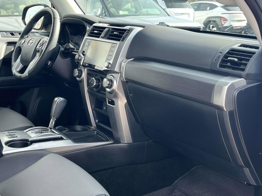 Used 2022 Toyota 4Runner SR5 Premium w/ Moonroof Package RWD image 29