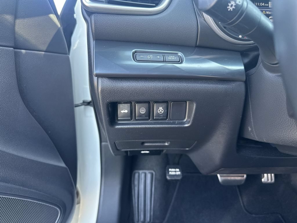 Used 2022 Nissan Maxima SR w/ Sport Mat Group FWD image 18