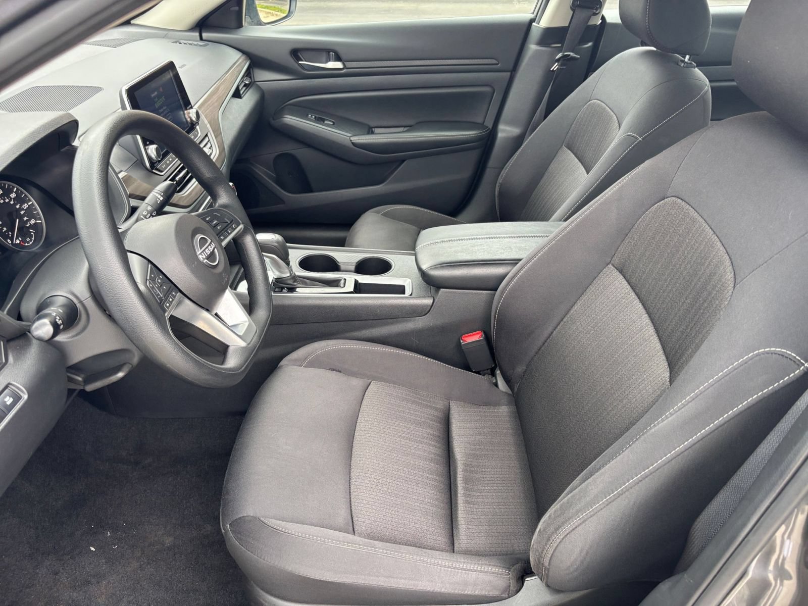Used 2025 Nissan Altima 2.5 SV FWD image 22