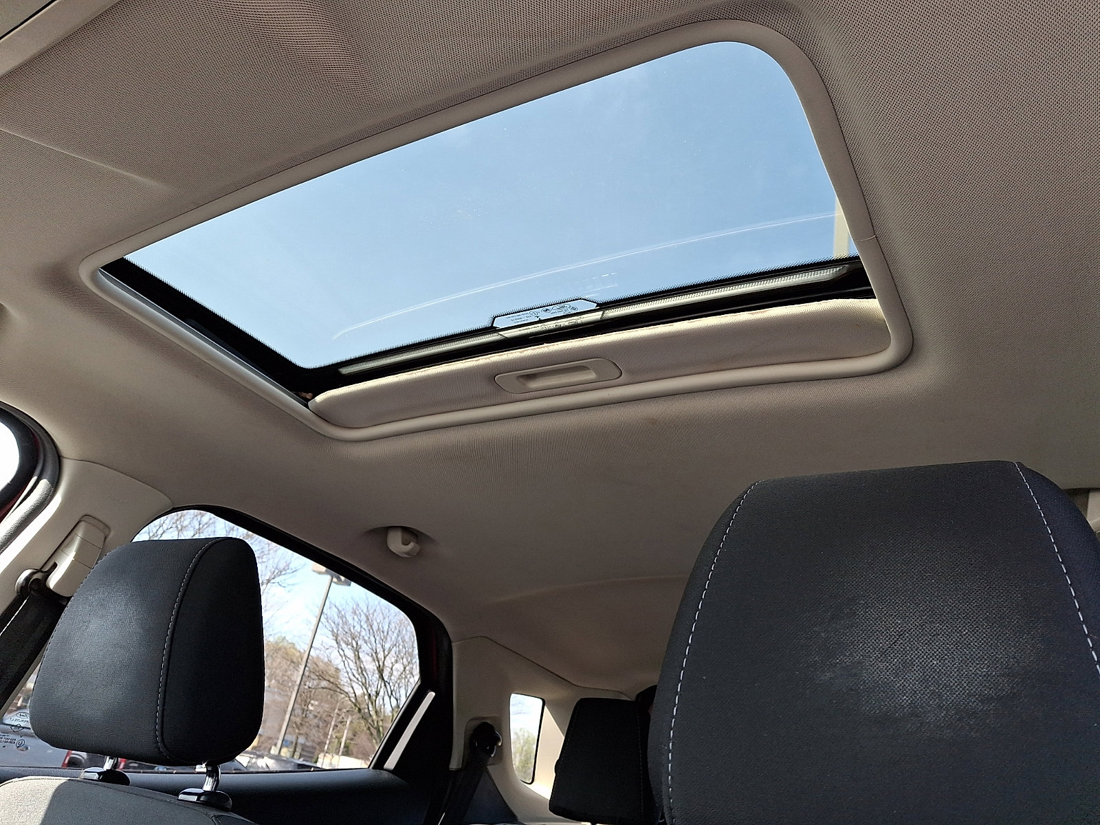 Used 2018 Ford EcoSport SE w/ SE Convenience Package image 15