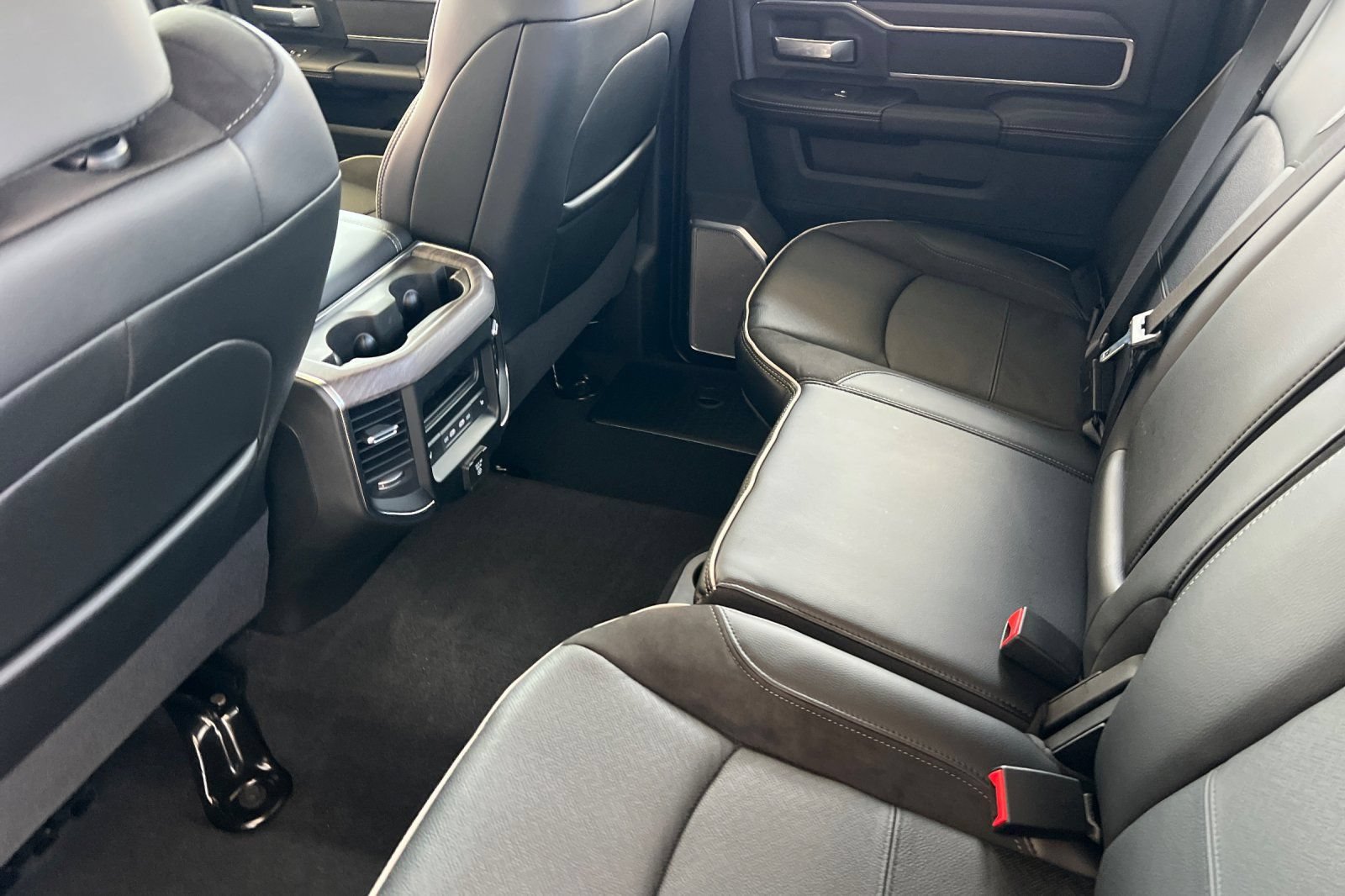New 2026 RAM 3500 Laramie AWD/4WD image 11