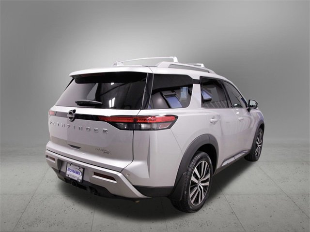 Used 2023 Nissan Pathfinder Platinum image 7