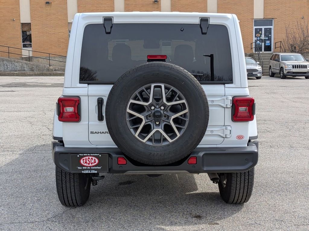 Certified 2025 Jeep Wrangler Unlimited Sahara w/ Safety Group AWD/4WD image 4