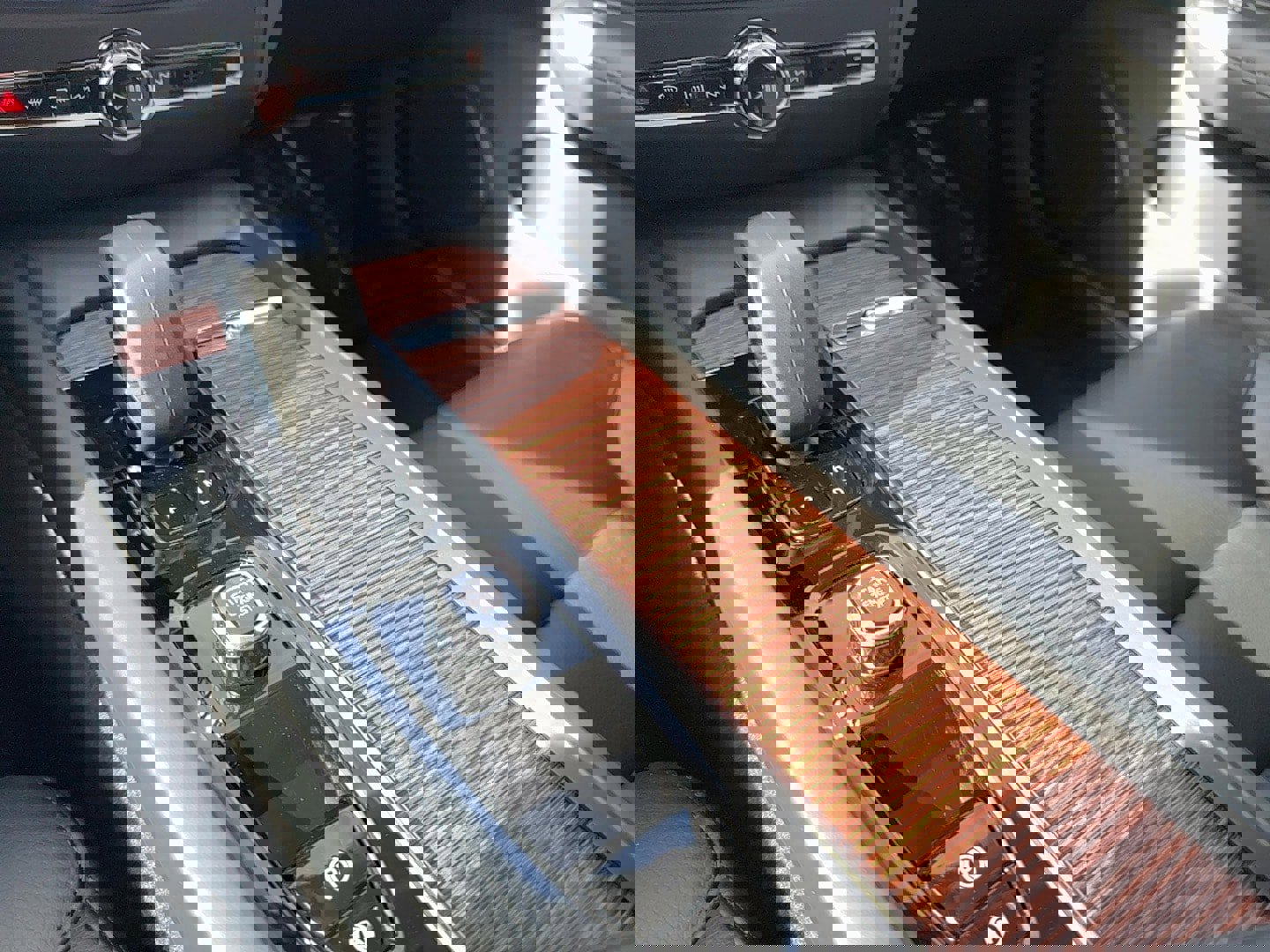 Certified 2024 Volvo S60 B5 Plus image 23