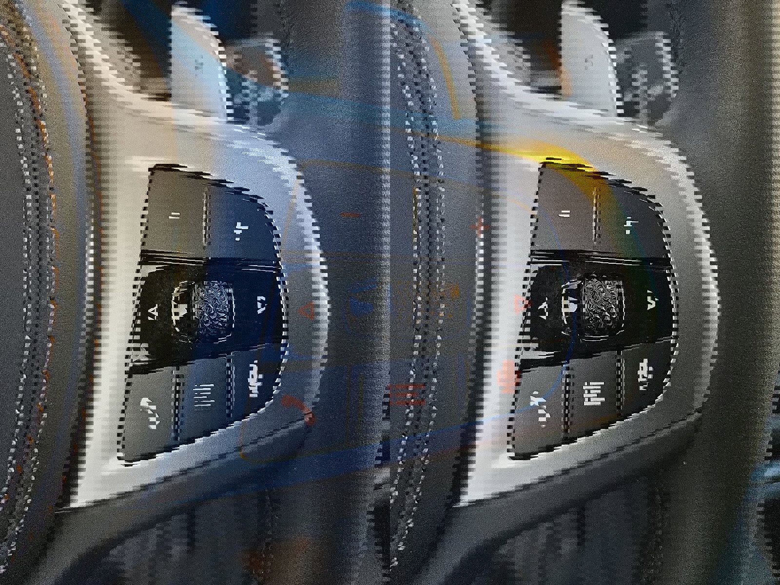 Certified 2025 BMW X7 xDrive40i w/ M Sport Package image 23