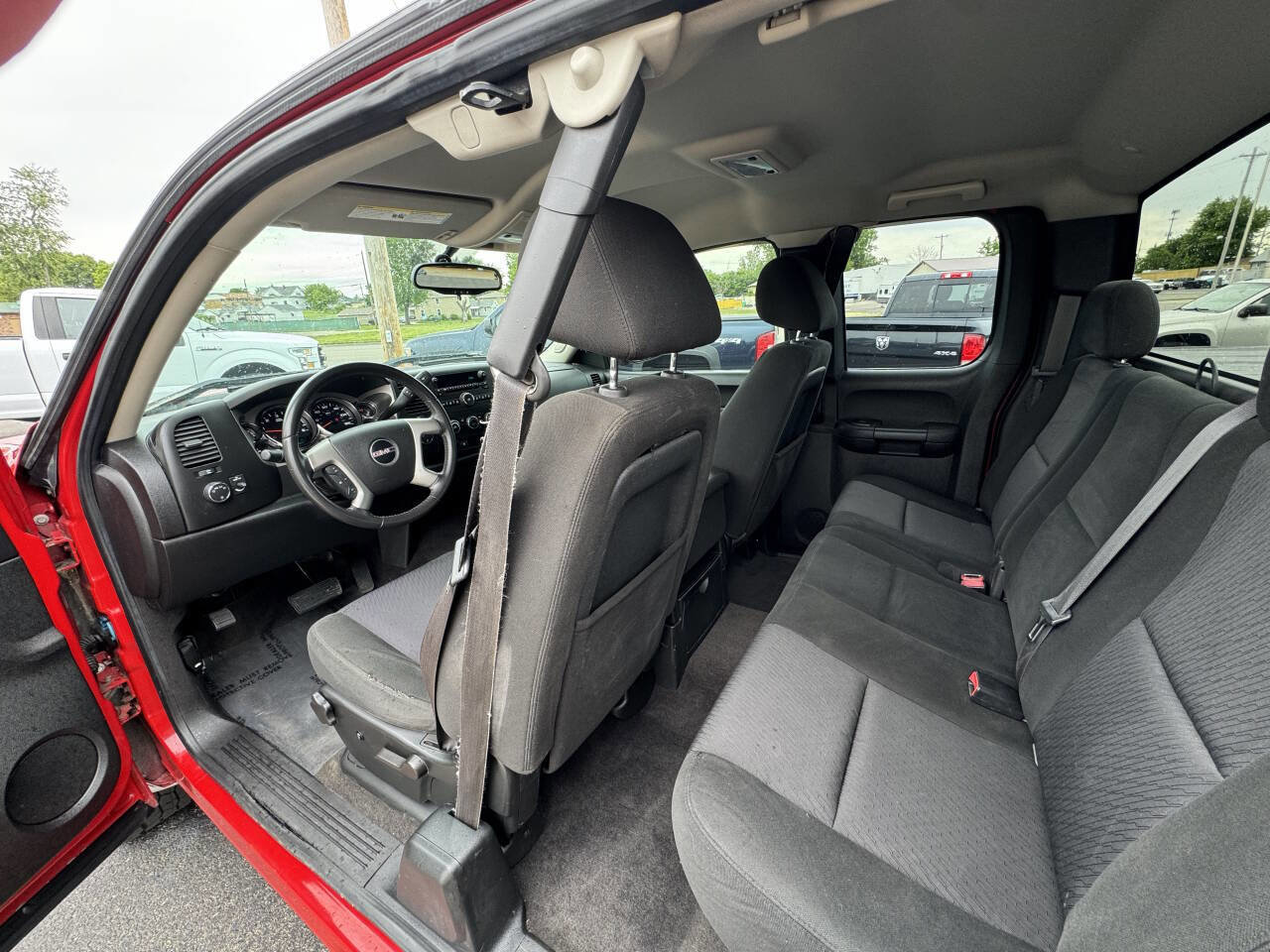 Used 2010 GMC Sierra 1500 SLE w/ Power Pack Plus AWD/4WD image 26