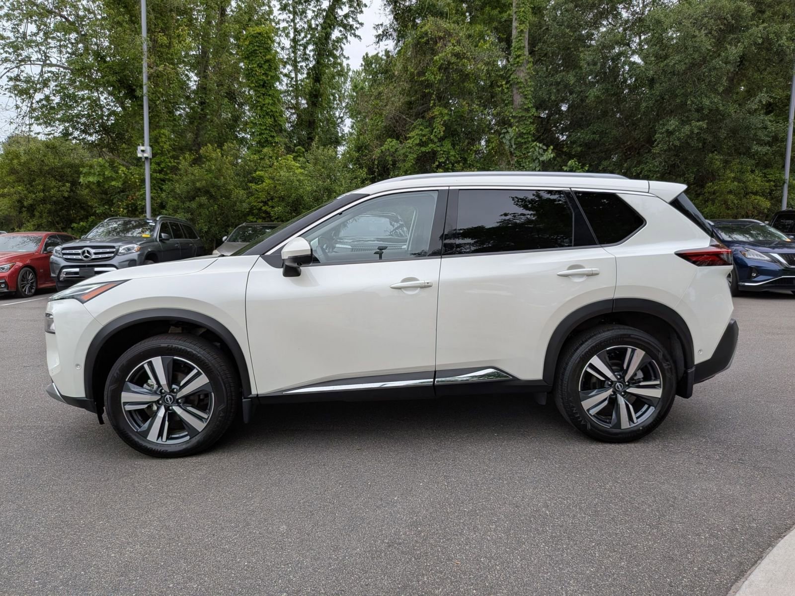 Used 2023 Nissan Rogue Platinum w/ Platinum Premium Package AWD/4WD image 6