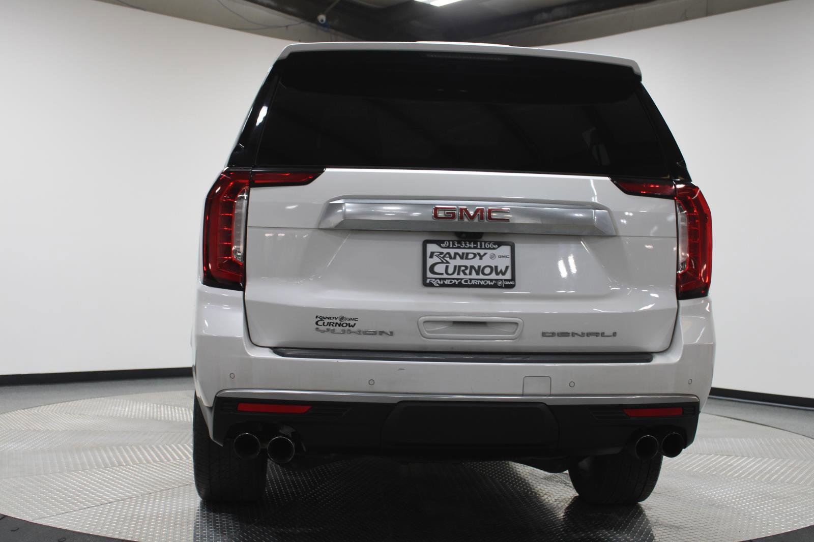 Used 2024 GMC Yukon XL Denali w/ Advanced Technology Package image 10