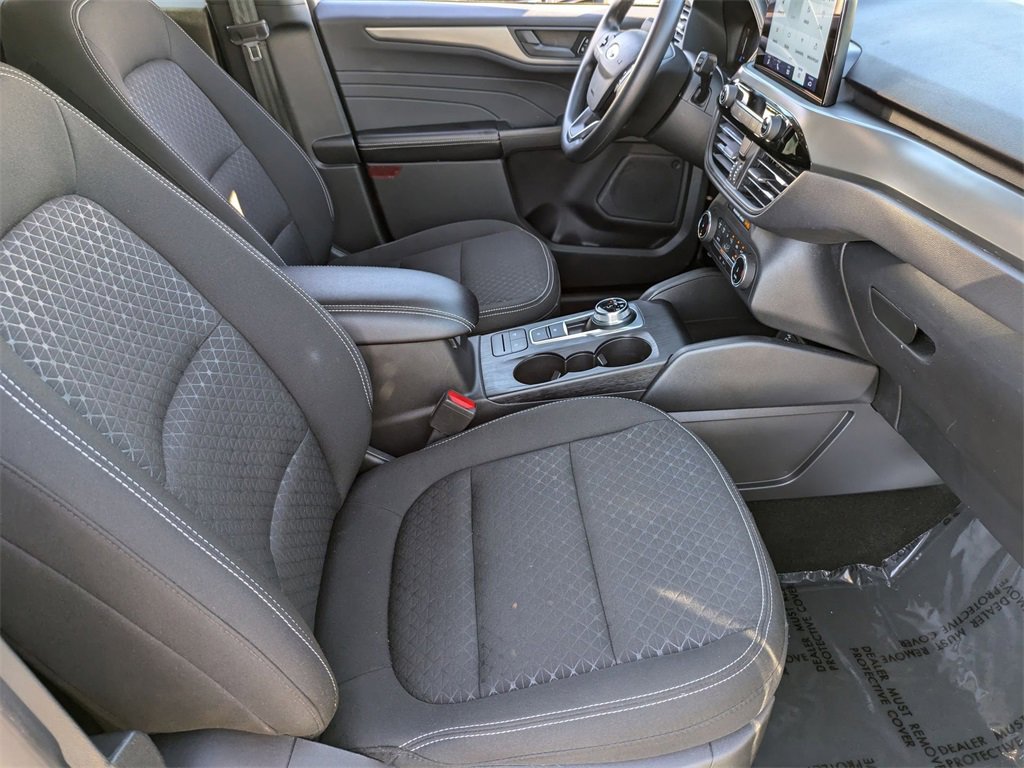 Used 2025 Ford Escape Active image 30