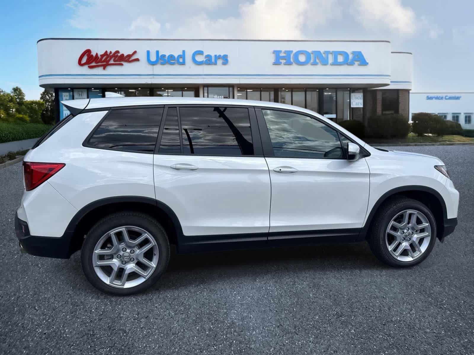 Used 2024 Honda Passport EX-L image 6