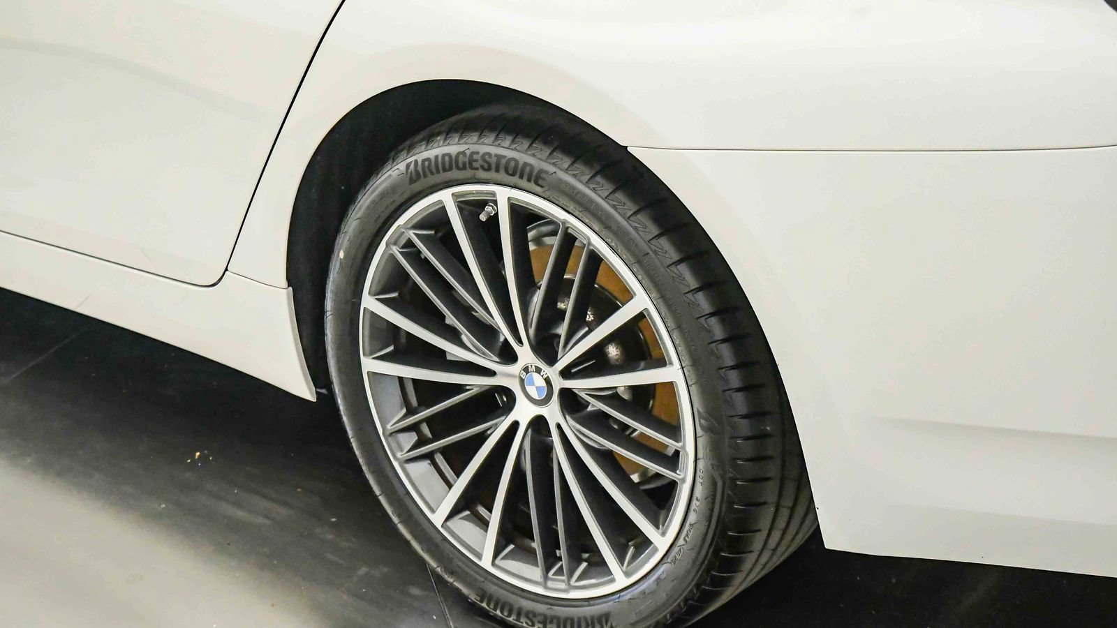 Used 2023 BMW 530i w/ Convenience Package RWD image 11