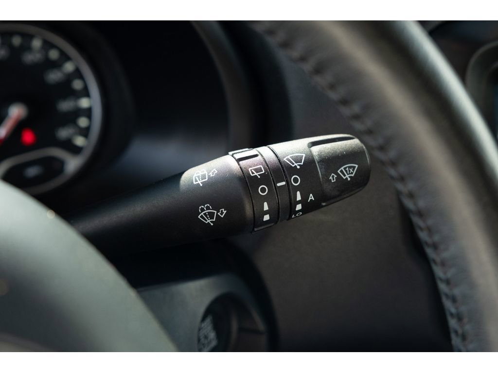 Used 2021 Jeep Renegade Latitude w/ Convenience Group image 18