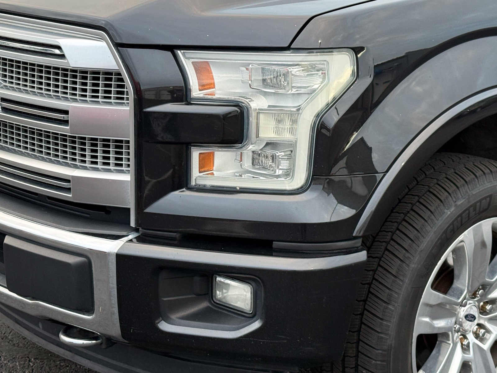 Used 2015 Ford F150 Platinum w/ Equipment Group 701A Luxury AWD/4WD image 10
