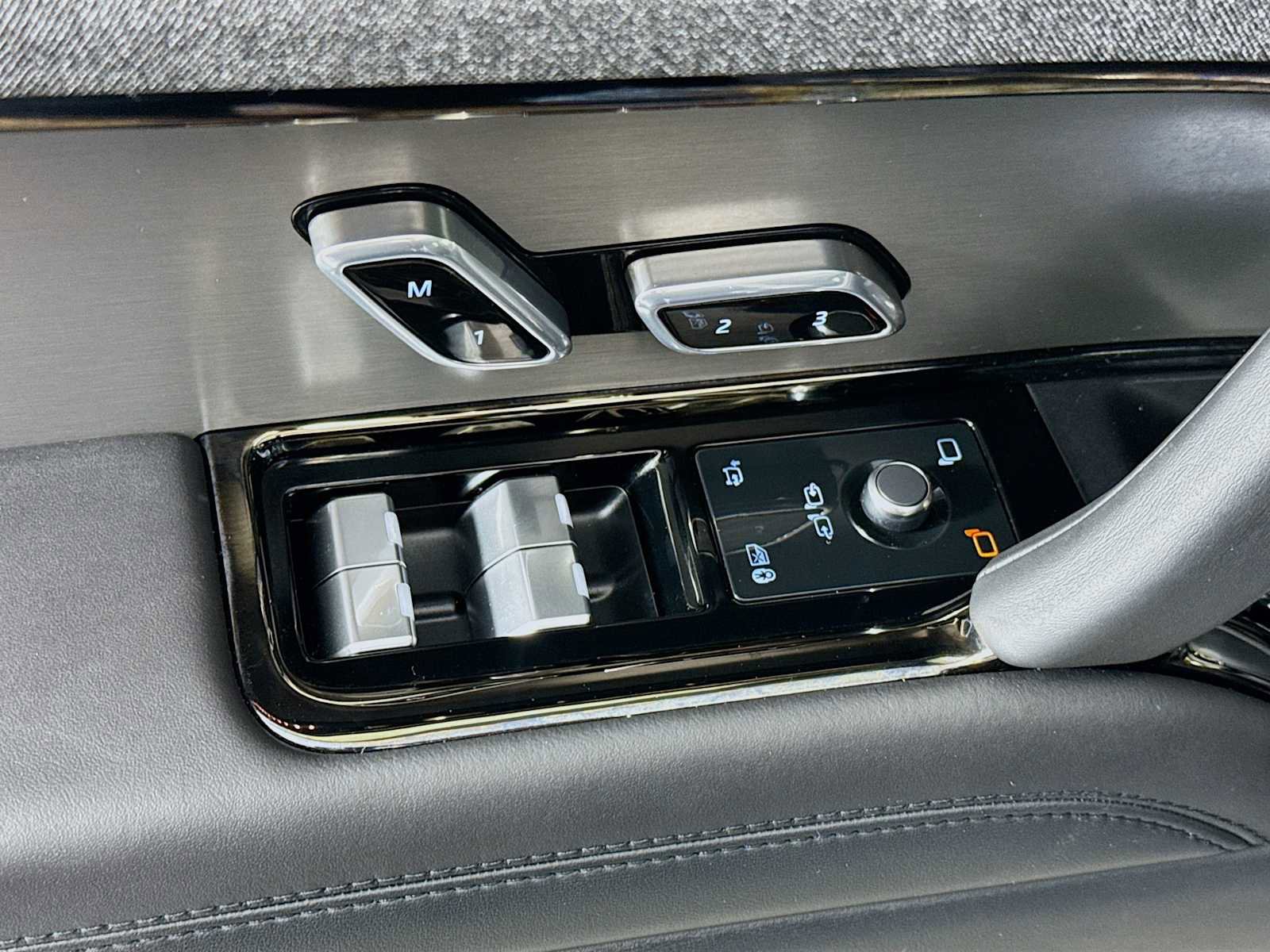 Used 2024 Land Rover Range Rover Sport Dynamic SE image 19