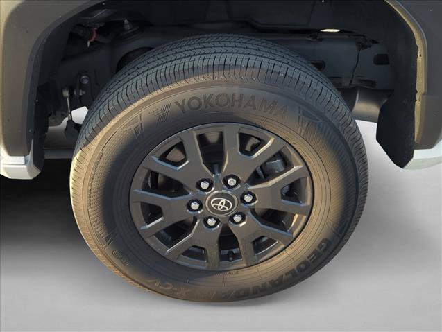 Certified 2025 Toyota 4Runner SR5 AWD/4WD image 6