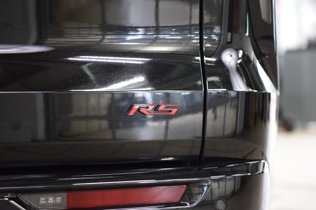 Used 2024 Chevrolet Traverse RS w/ LPO, Floor Liner Package AWD/4WD image 24