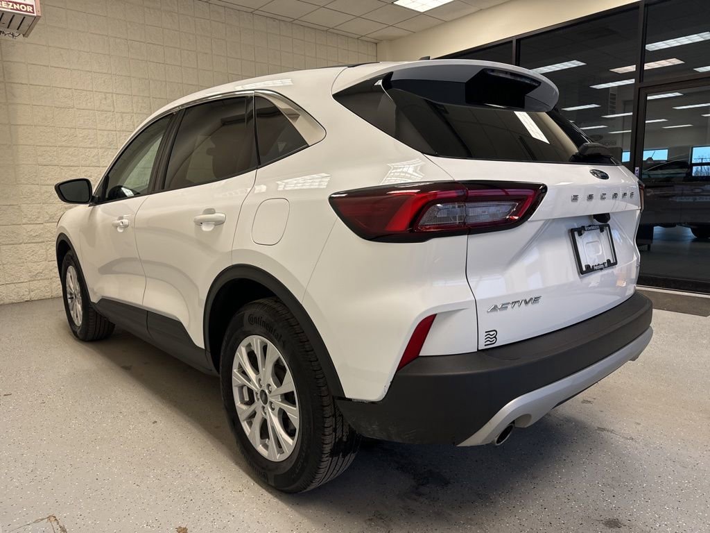 Used 2023 Ford Escape Active AWD/4WD image 3