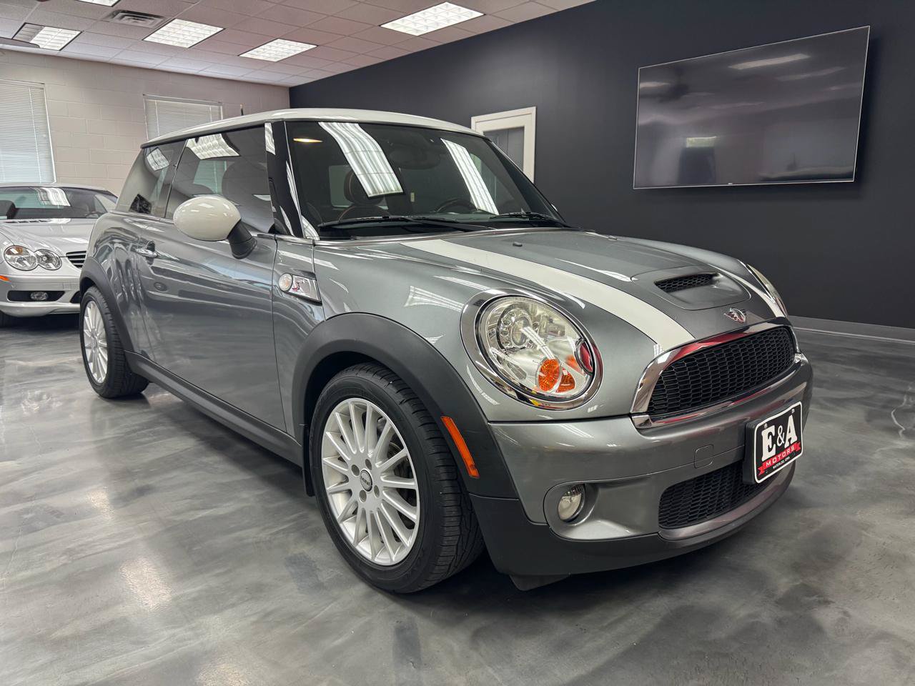 Used 2009 MINI Cooper S FWD image 2