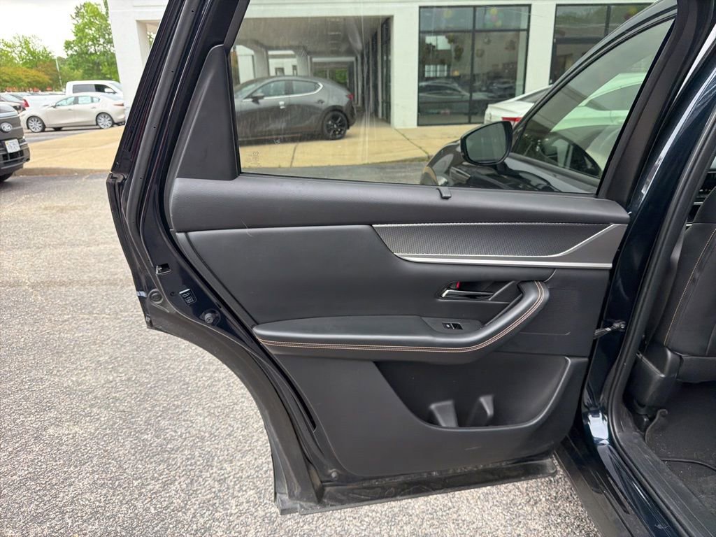 Used 2024 MAZDA CX-90 3.3 Turbo w/ Preferred Package AWD/4WD image 11