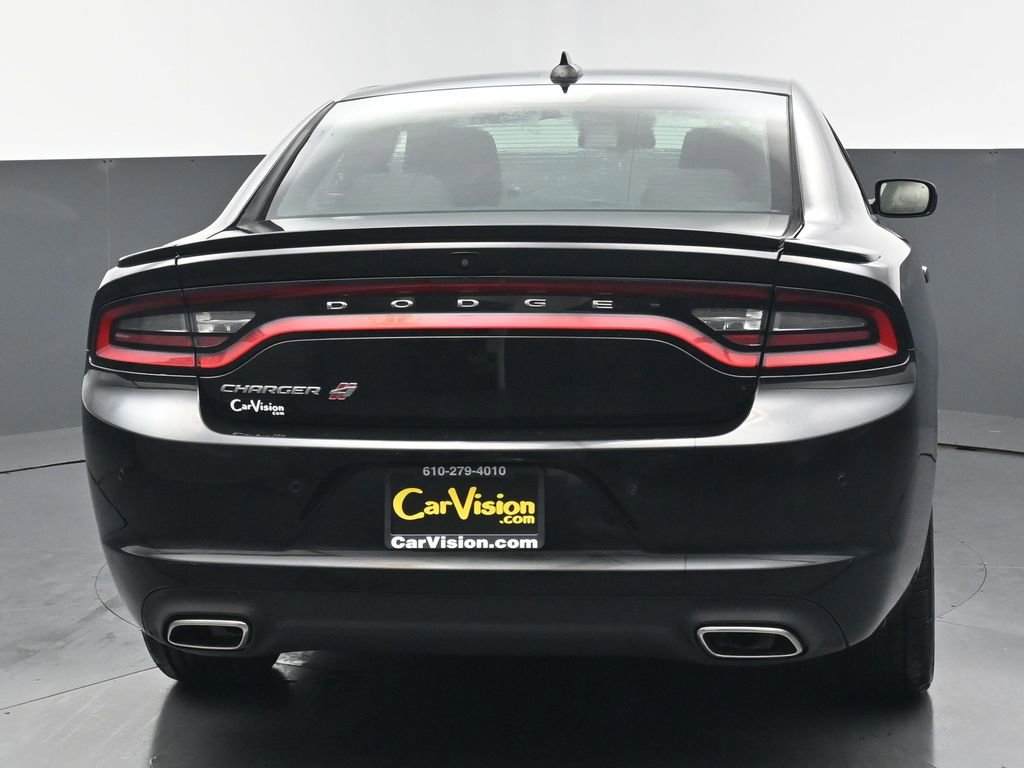 Used 2019 Dodge Charger SXT image 4
