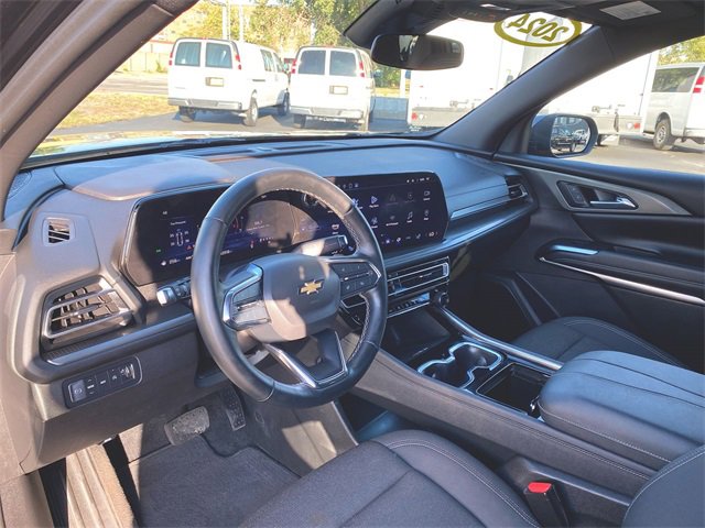 Used 2024 Chevrolet Traverse LT image 10
