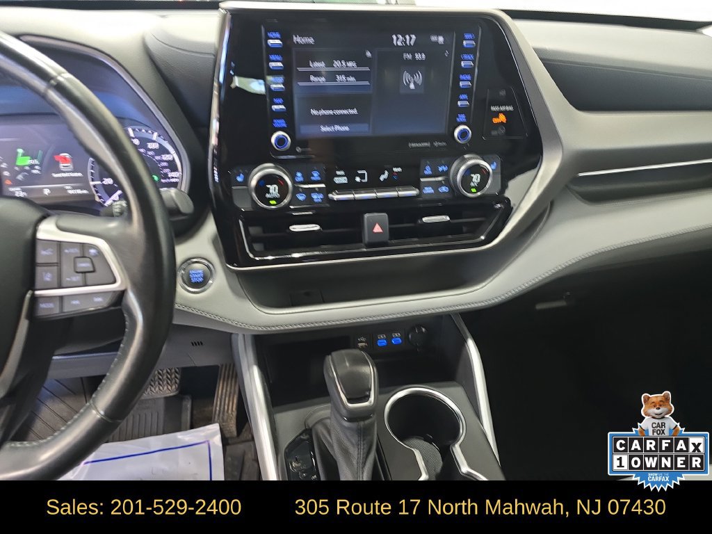 Used 2022 Toyota Highlander XLE AWD/4WD image 17