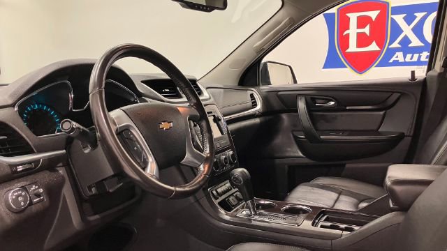 Used 2017 Chevrolet Traverse LT image 21