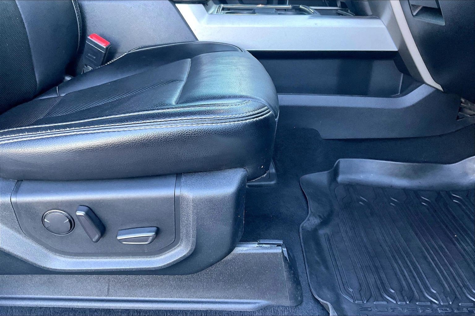 Used 2021 Ford F350 Lariat w/ Lariat Value Package image 21