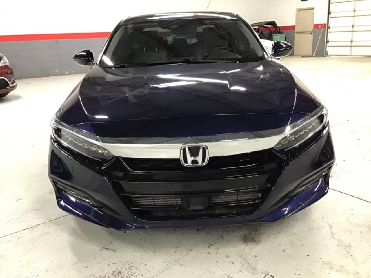 Used 2020 Honda Accord Touring image 2