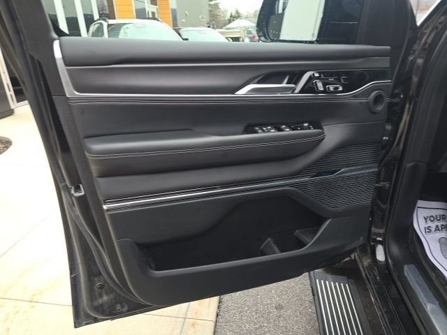 Certified 2025 Jeep Grand Wagoneer Series II Obsidian w/ Quick Order Packagew 28T AWD/4WD image 11
