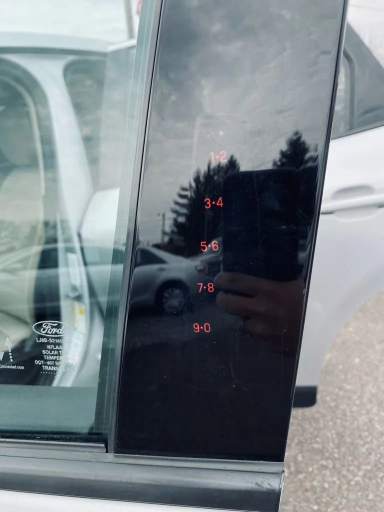 Used 2020 Ford Escape SE image 26