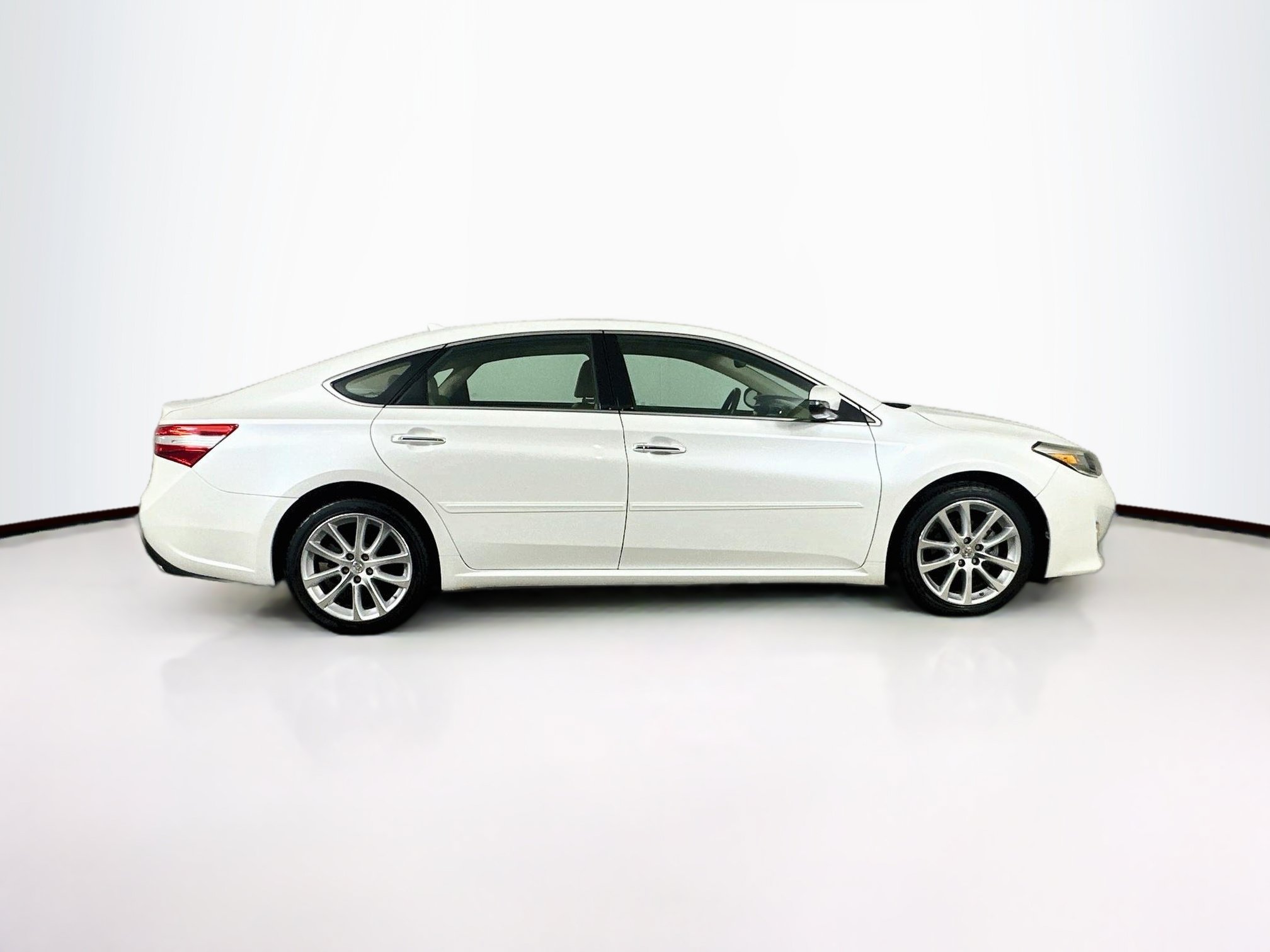 Used 2013 Toyota Avalon Limited FWD image 10