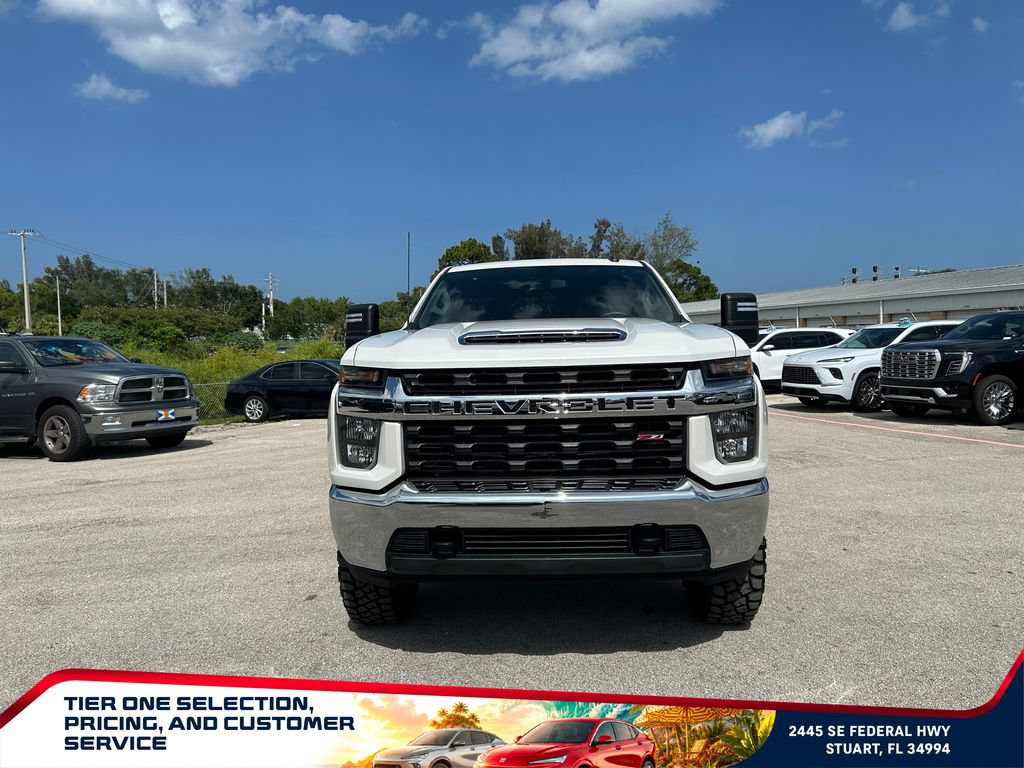 Used 2022 Chevrolet Silverado 2500 LT AWD/4WD image 3