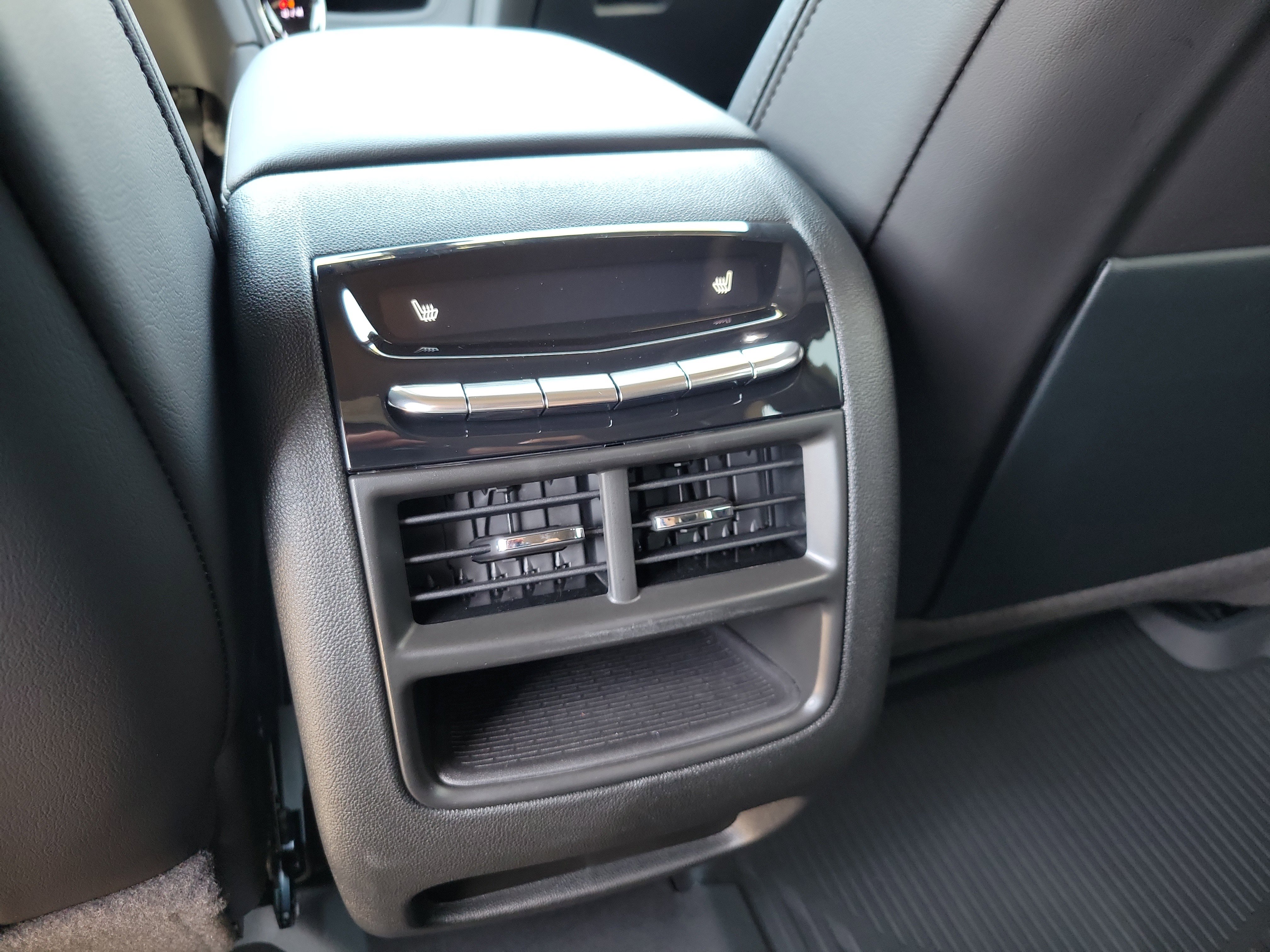 Certified 2025 Cadillac XT5 Premium Luxury w/ LPO, Floor Liner Package image 16