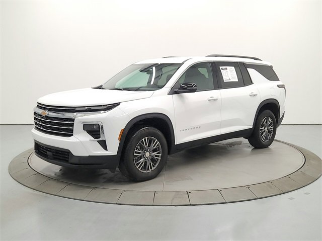 Used 2025 Chevrolet Traverse LT w/ LPO, Floor Liner Package image 3