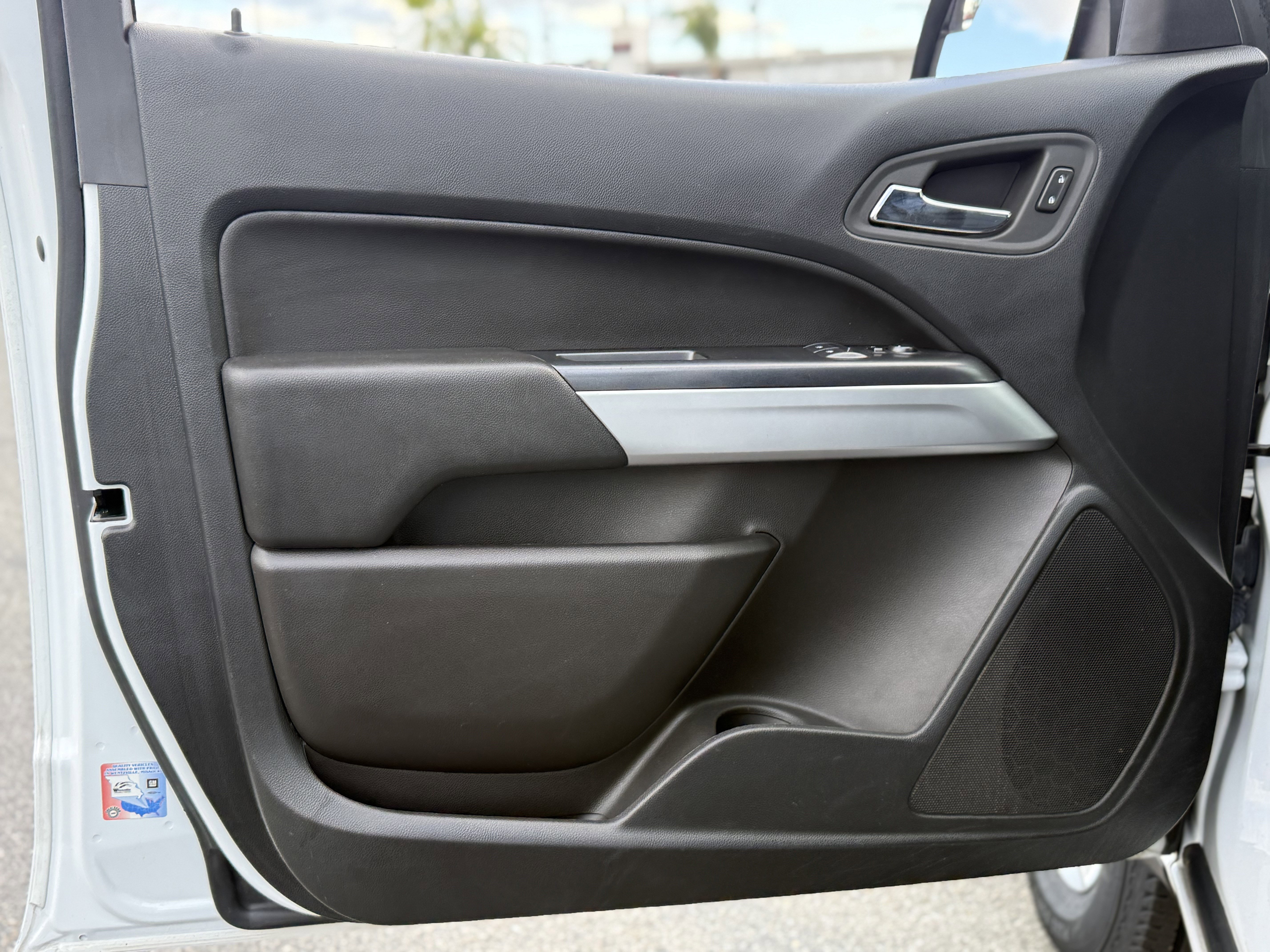 Used 2022 Chevrolet Colorado LT w/ Fleet Safety Package image 11