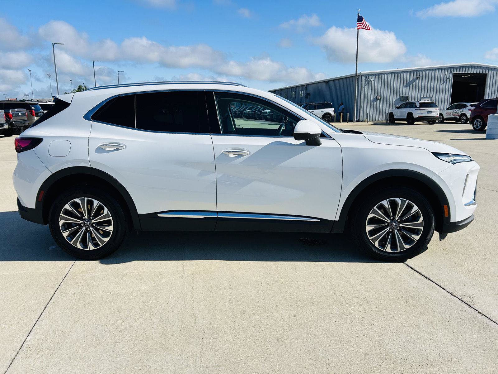 Used 2024 Buick Envision Preferred AWD/4WD image 39
