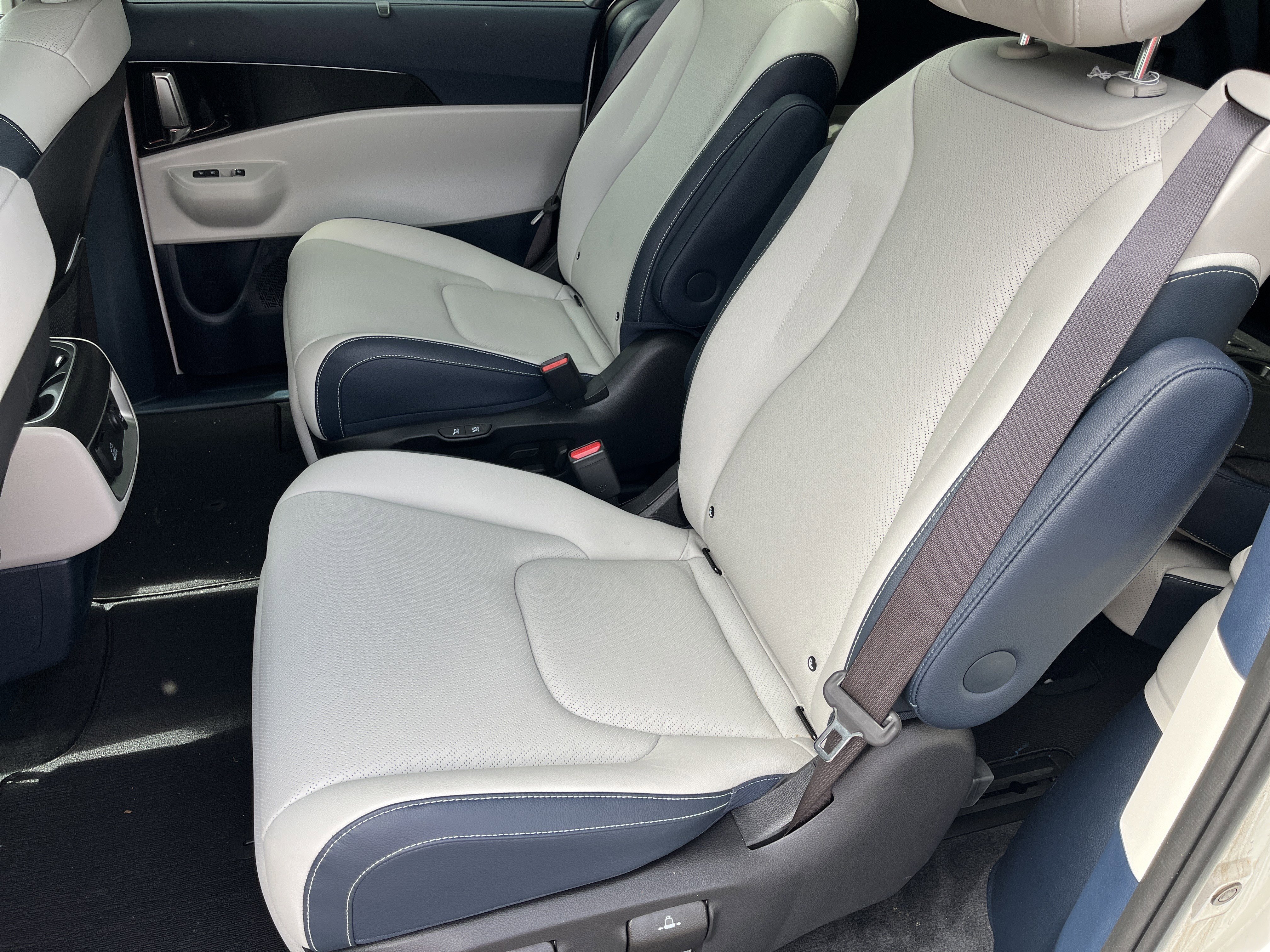 Used 2025 Kia Carnival SX Prestige FWD image 19