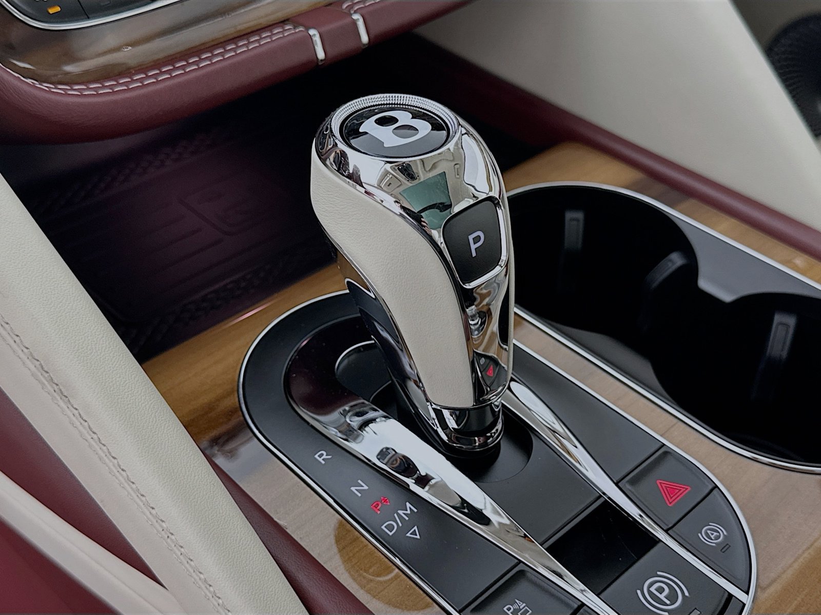 New 2026 Bentley Bentayga AWD/4WD image 30