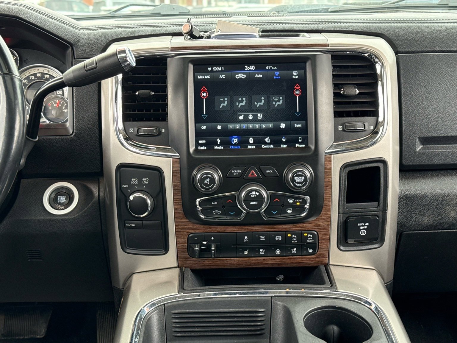 Used 2018 RAM 2500 Laramie w/ Cold Weather Group image 18