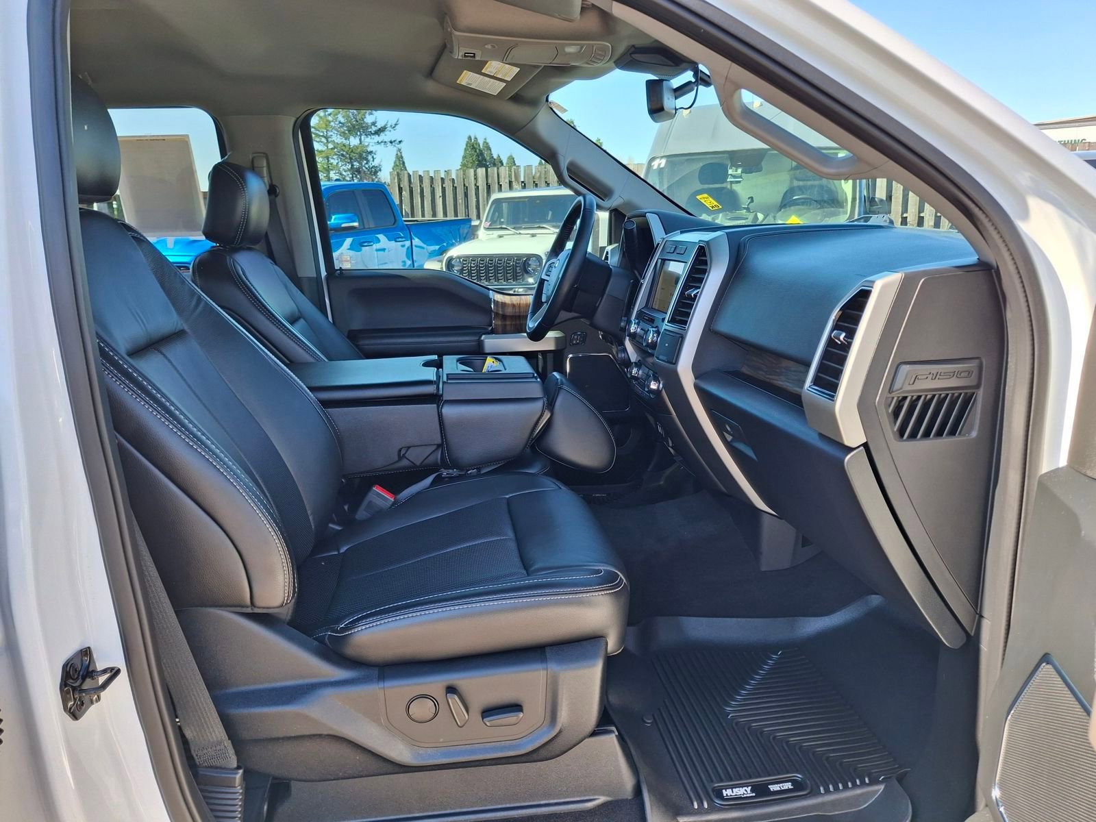 Used 2019 Ford F150 Lariat w/ Trailer Tow Package image 27